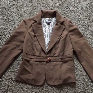 Light brown blazer with lace finish inside